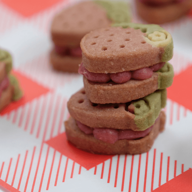 Strawberry cream sandwich