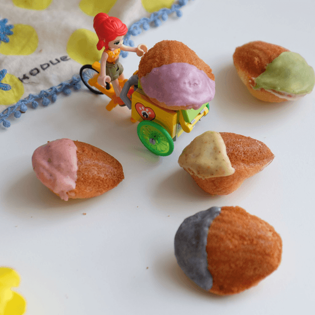 Mini Rainbow Madeleine