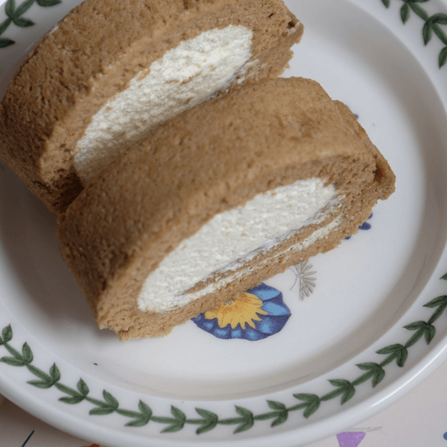 Fresh cream coffee roll