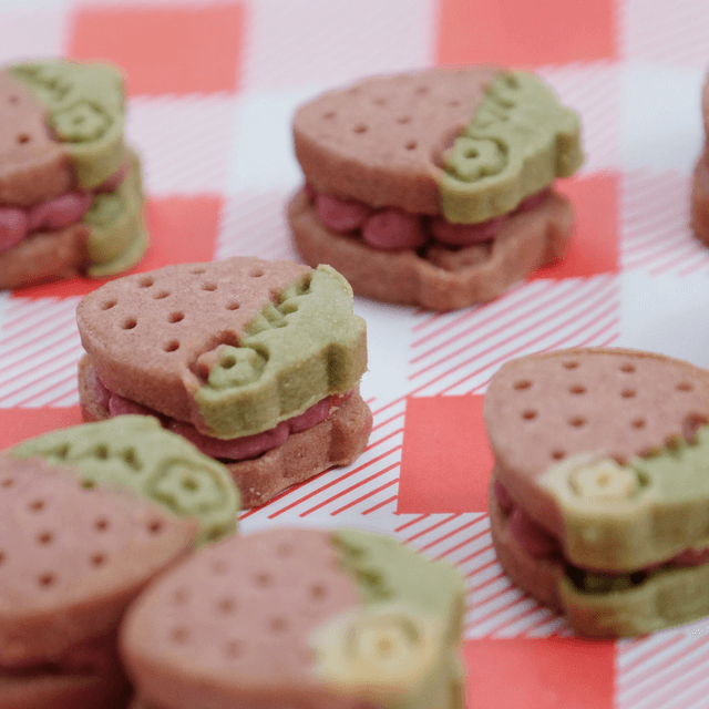 Strawberry cream sandwich